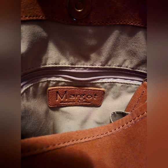 NWOT~Margot Luxe 100% genuine Suede Shoulder Bag~NEW - Picture 4 of 8